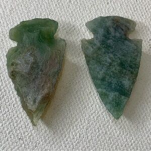 2 Hand Knapped Stone Arrowheads Blue Green Chert Modern Carving Crafts Jewelry